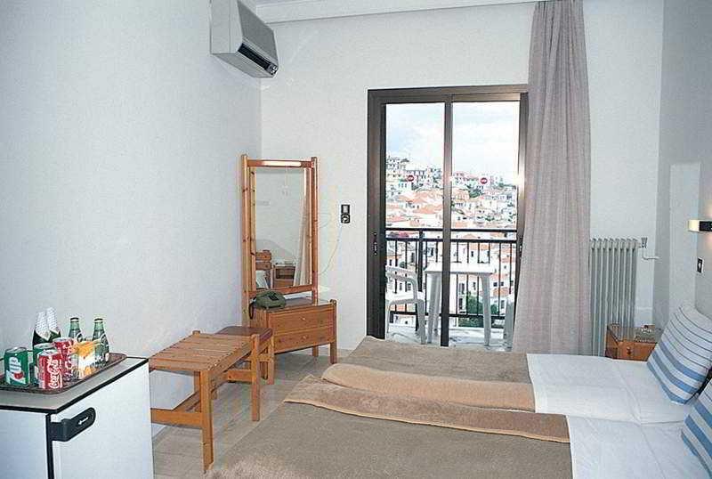 Denise Hotel Skopelos Town Exterior photo